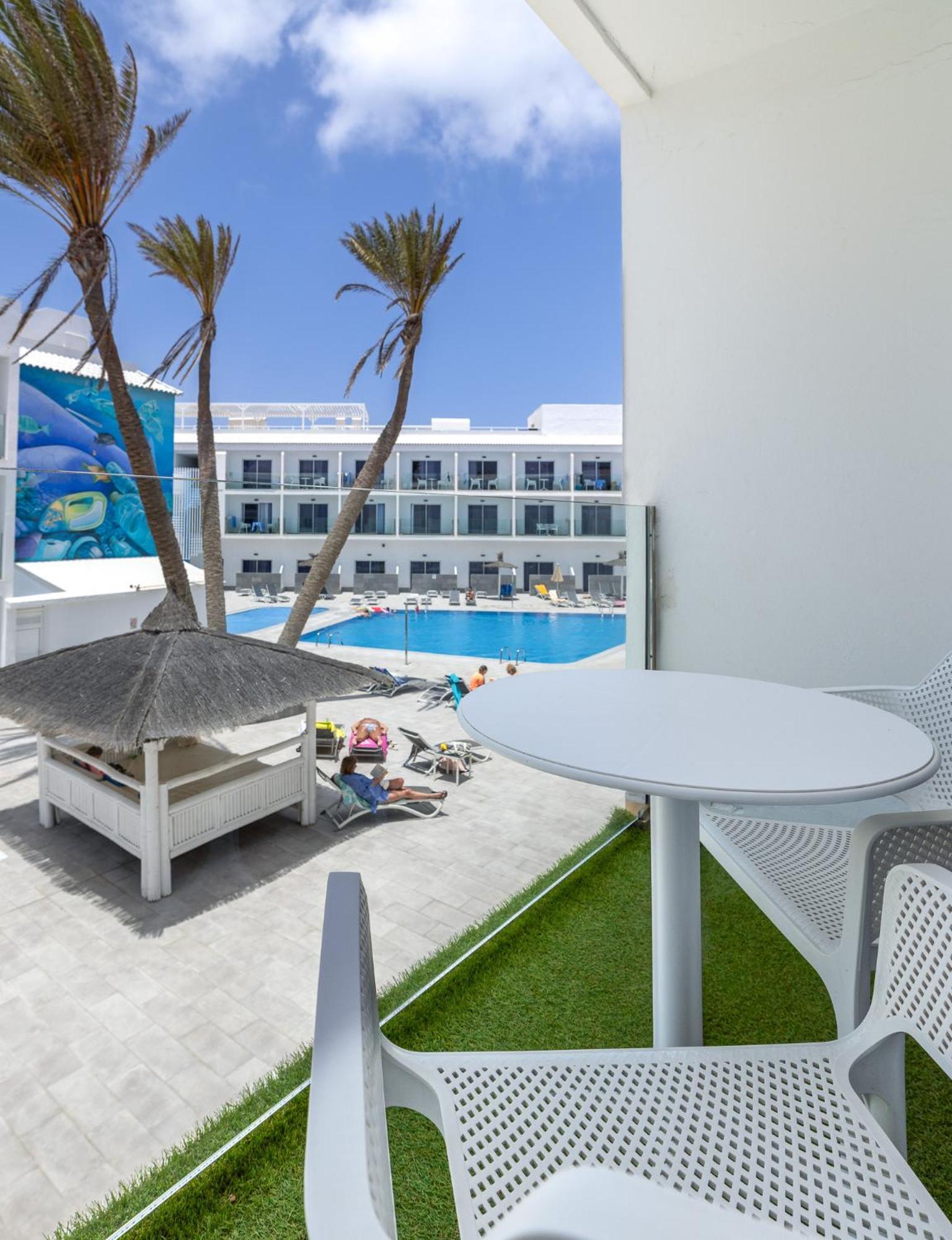 Corralejo Surfing Colors Hotel&Apartments Luaran gambar